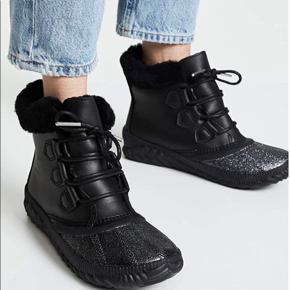 NWOB Sorel Out N About Plus Lux Metallic Boots